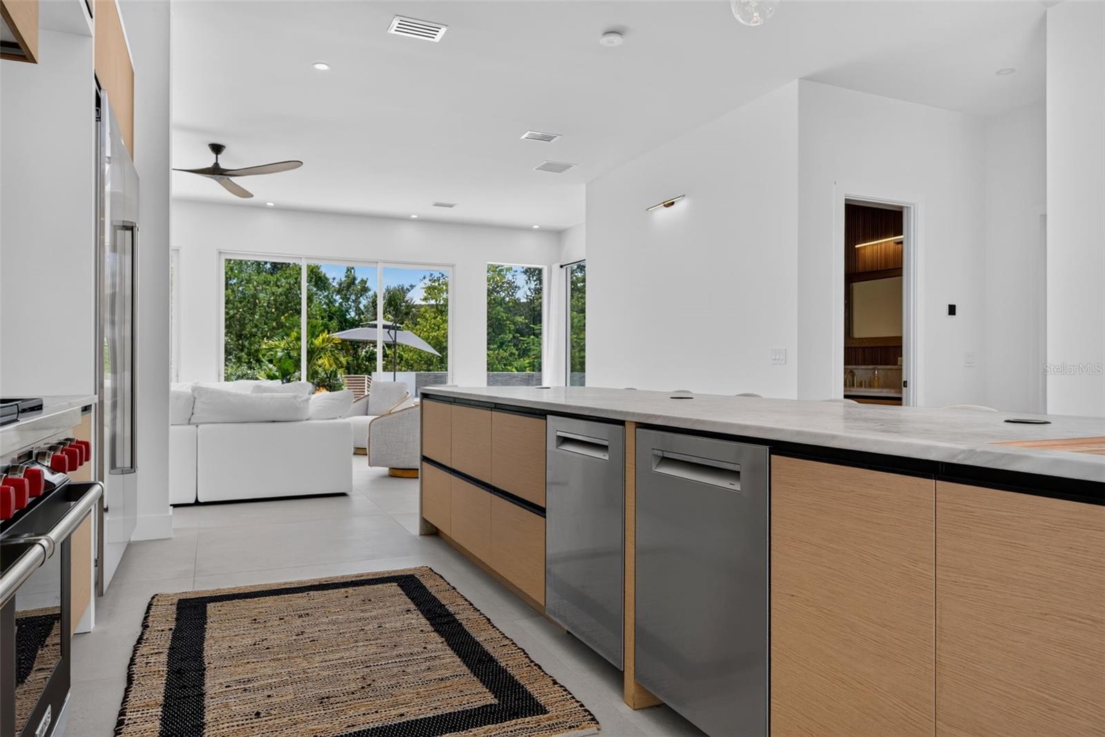 A4703037 Property Photo