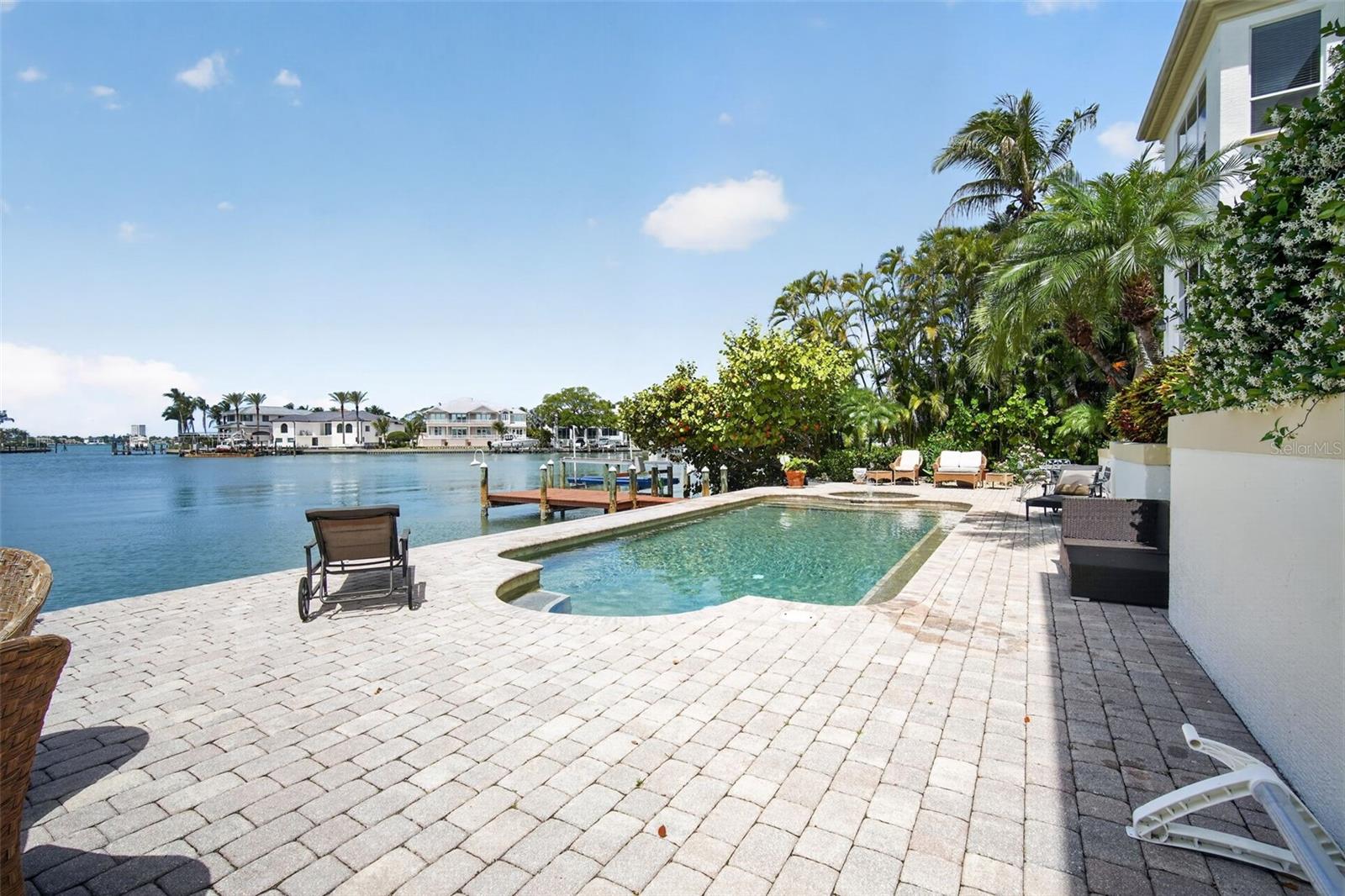 A4703040 Property Photo