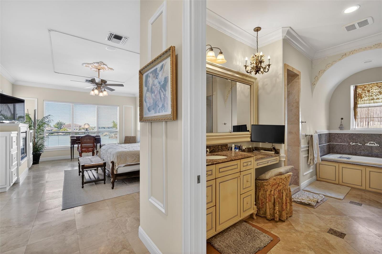 A4703040 Property Photo