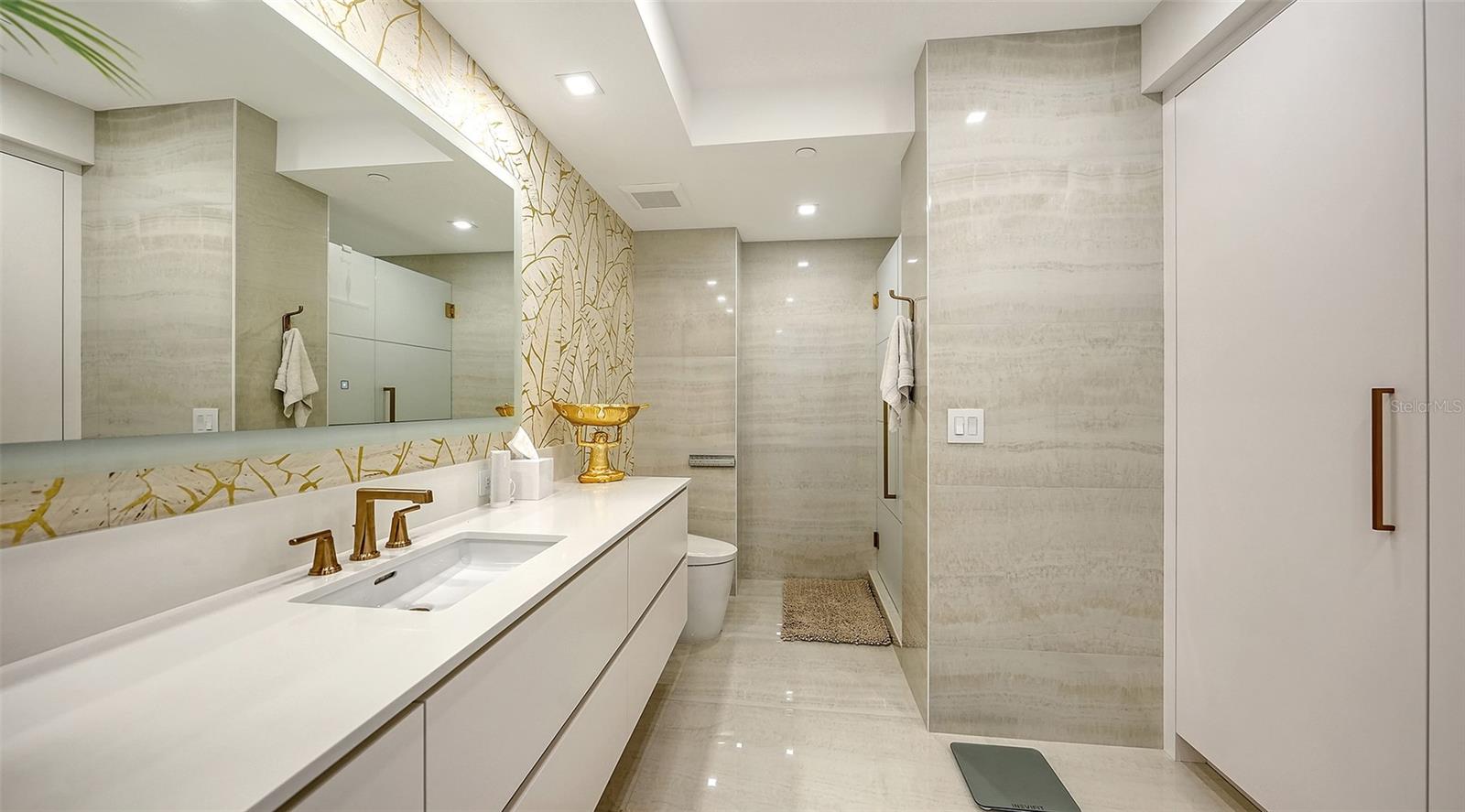 A4703088 Property Photo
