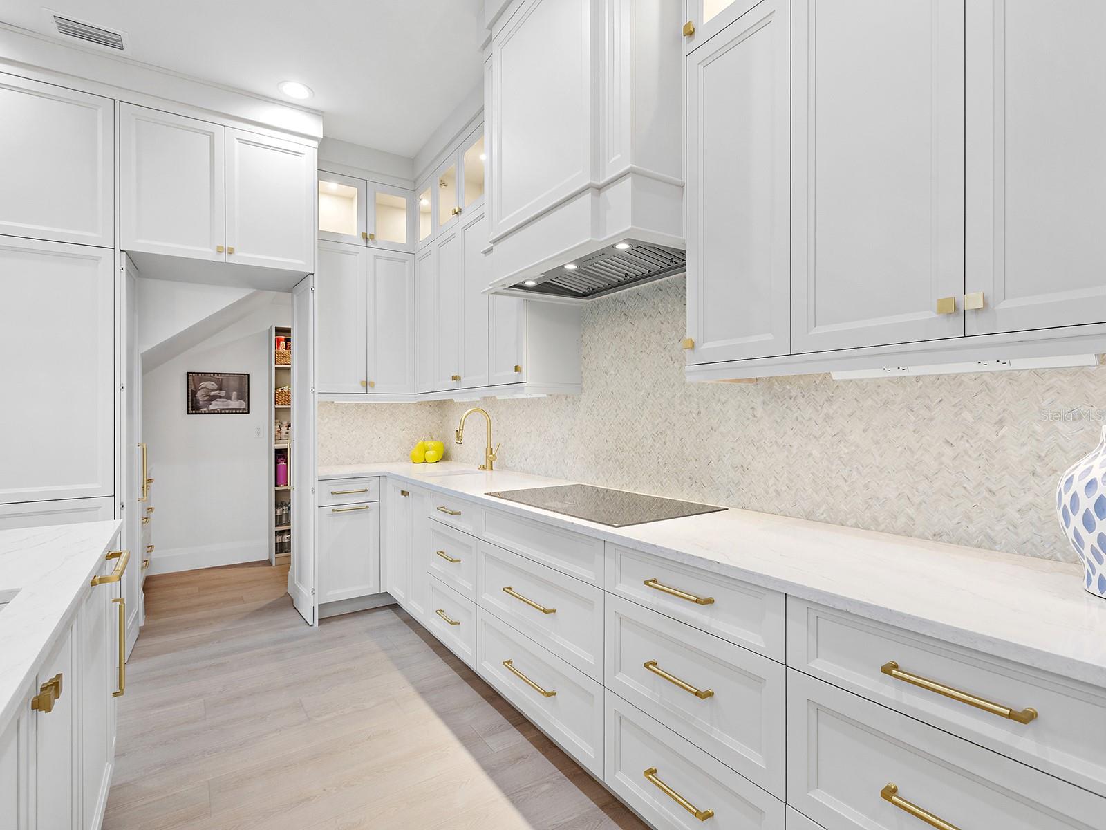 A4703102 Property Photo