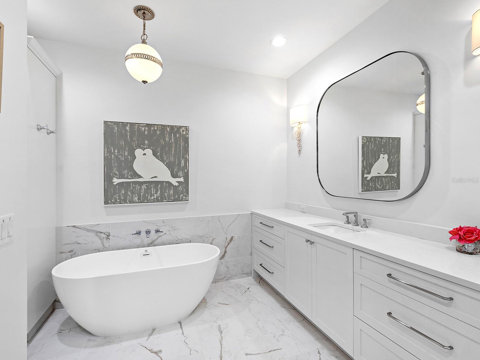 A4703102 Property Photo