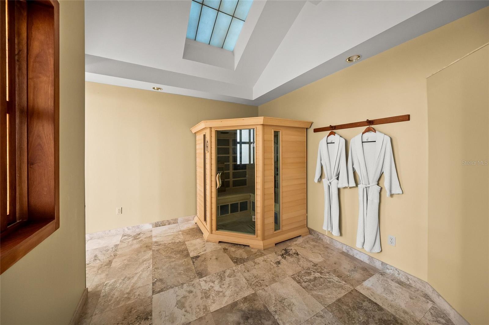 A4703378 Property Photo