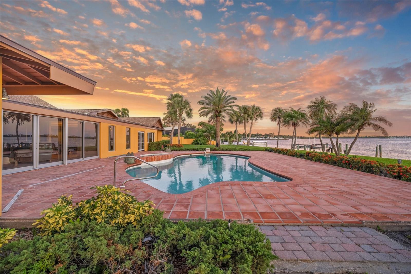 A4703378 Property Photo