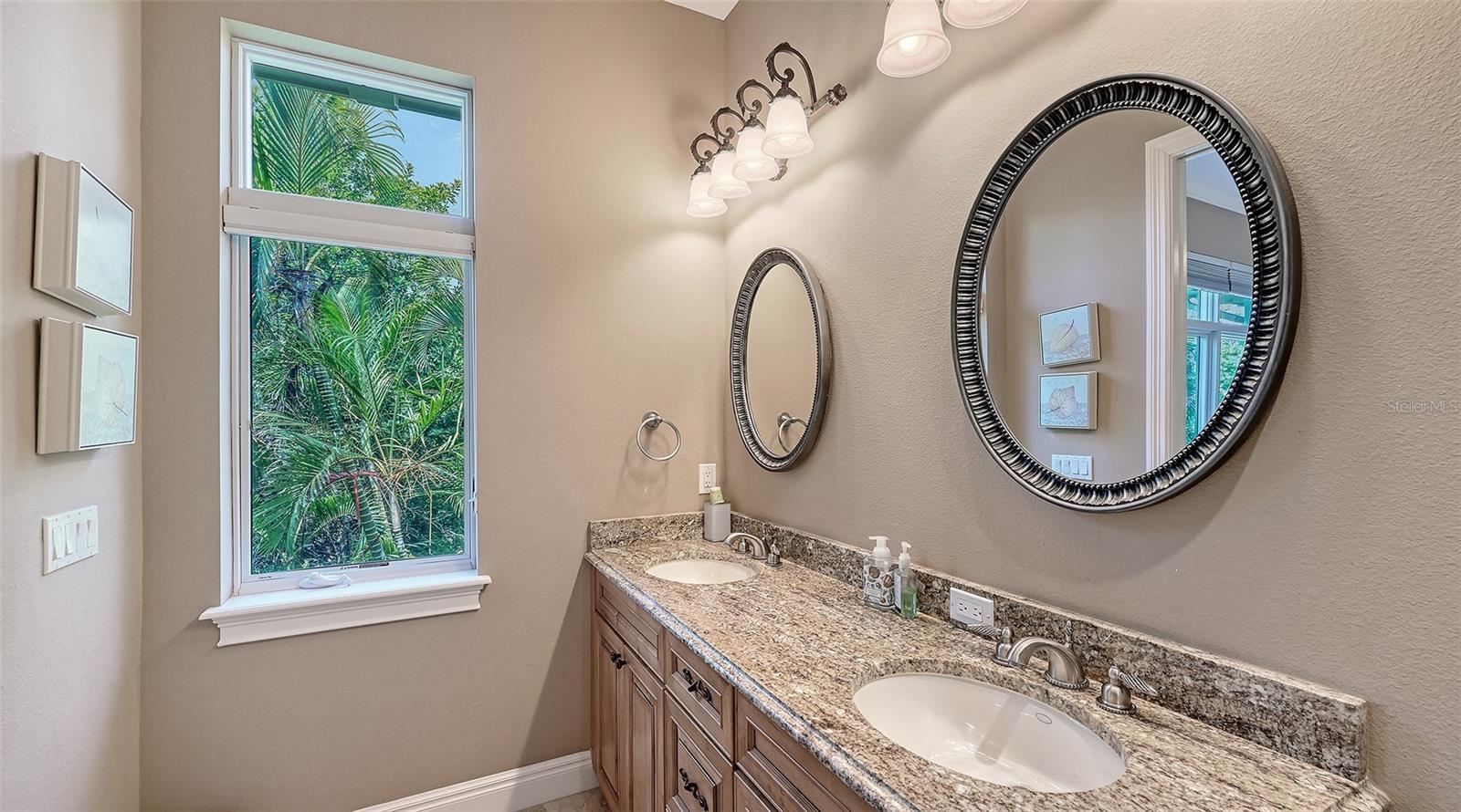 A4703507 Property Photo
