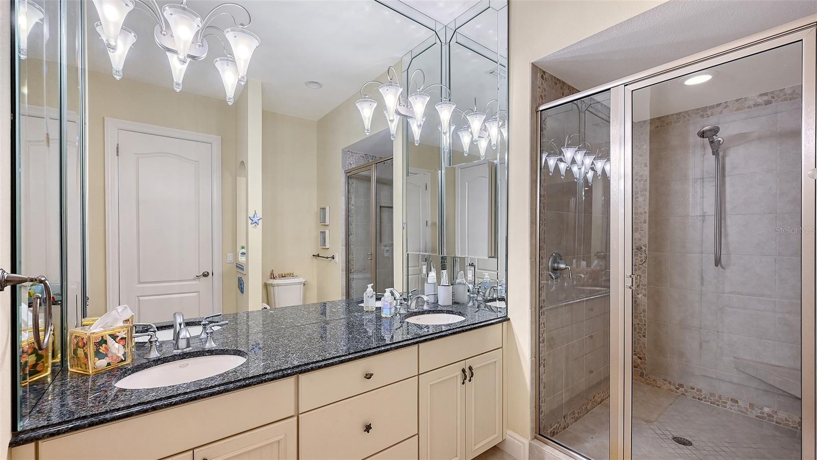 A4703507 Property Photo