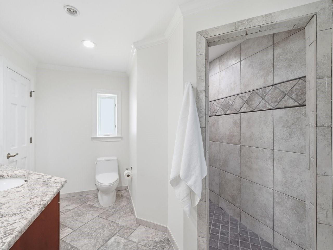 TB8541449 Property Photo