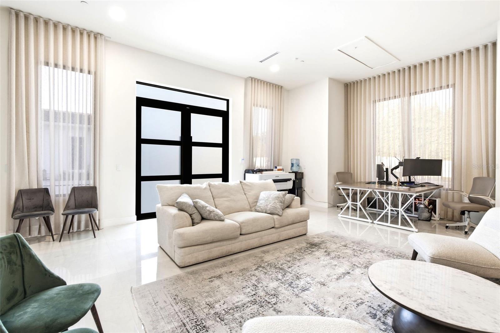 O6436240 Property Photo