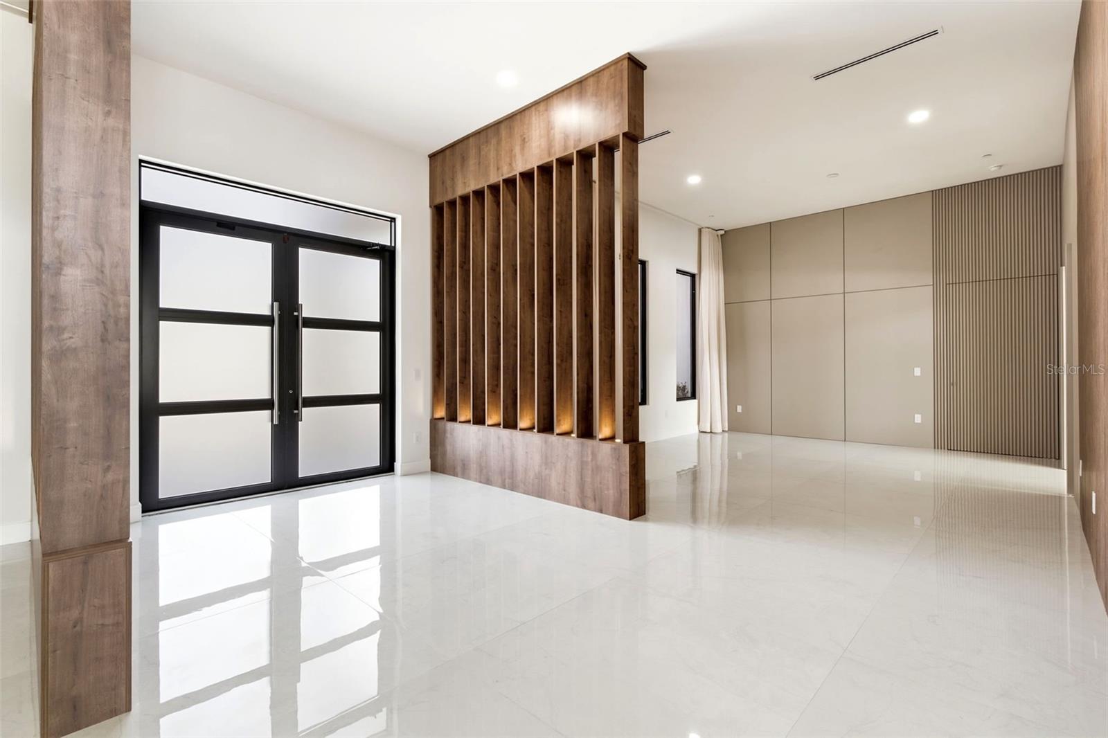 O6436240 Property Photo