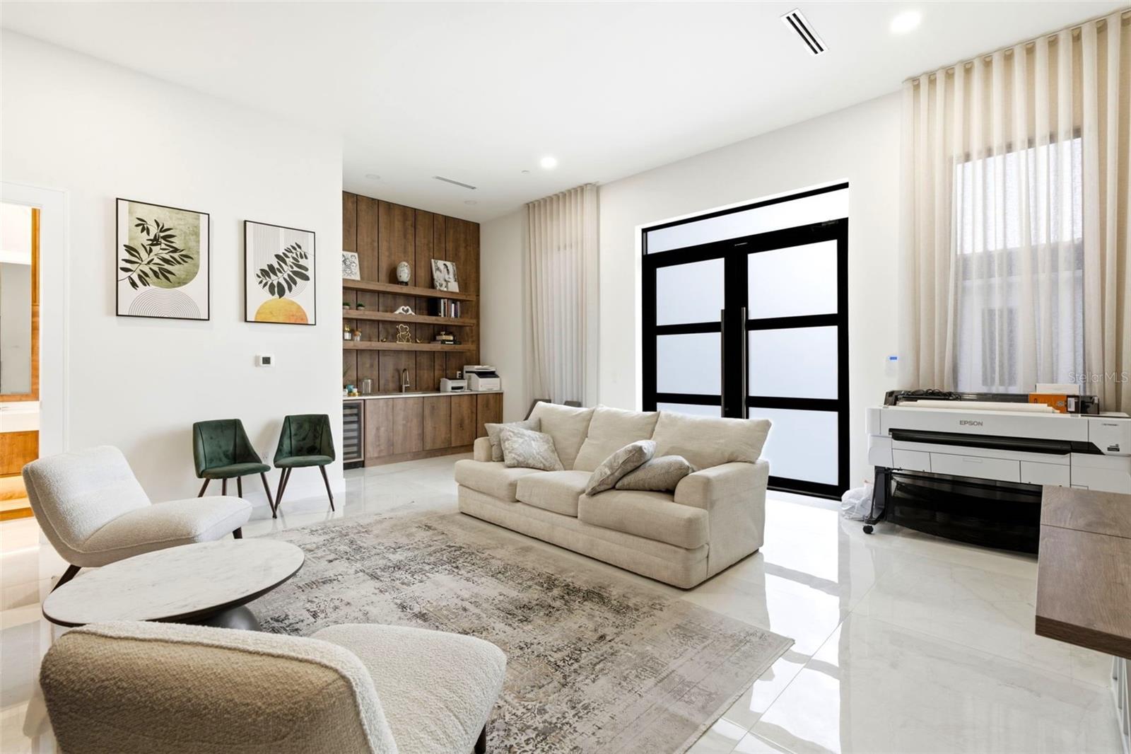 O6436240 Property Photo
