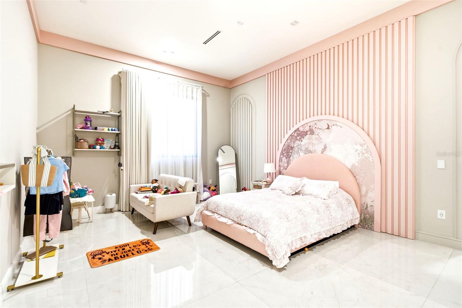 O6436240 Property Photo