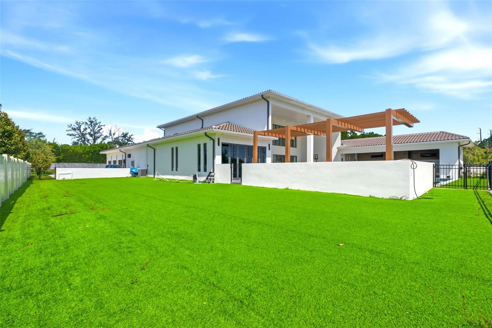 O6436240 Property Photo