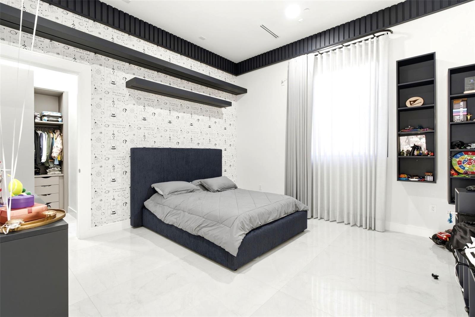 O6436240 Property Photo