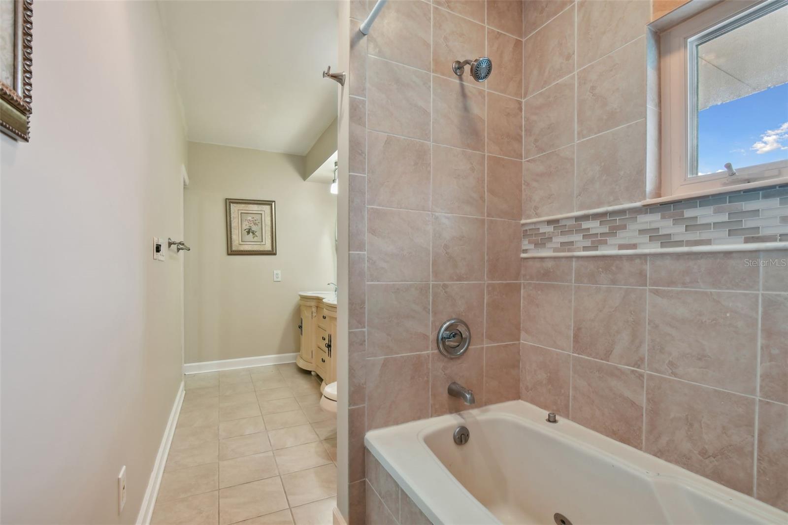 TB8542071 Property Photo