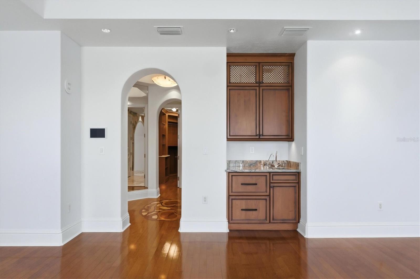 A4703976 Property Photo