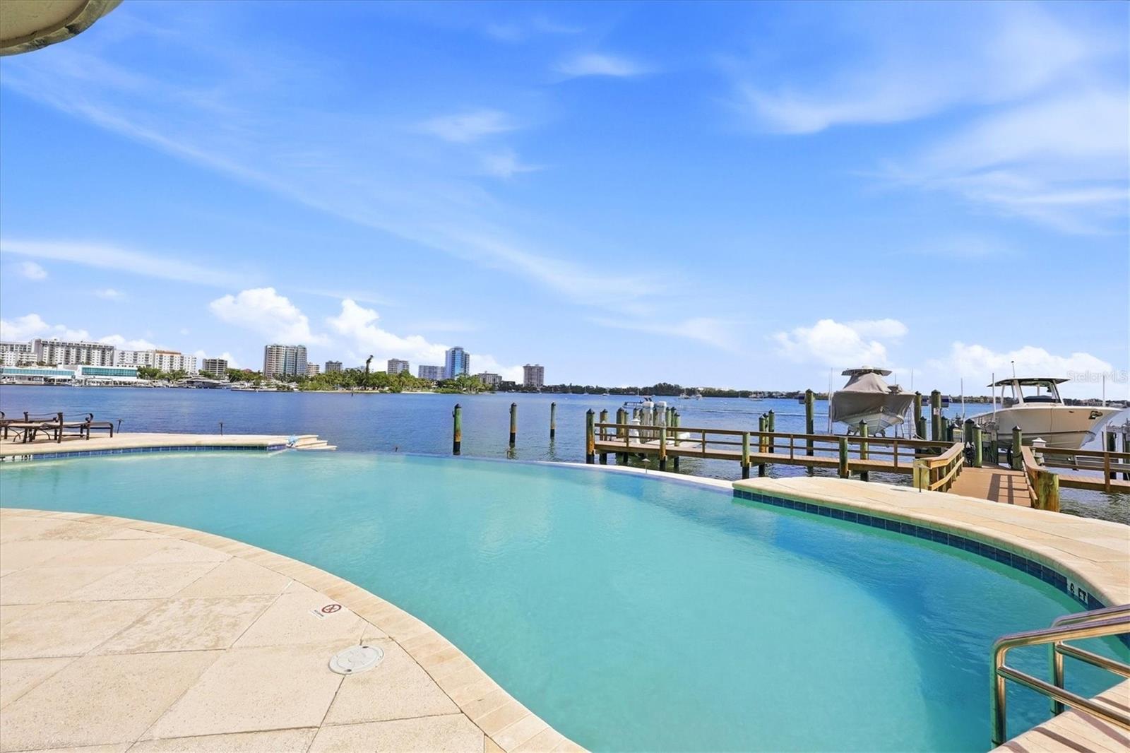 A4703976 Property Photo