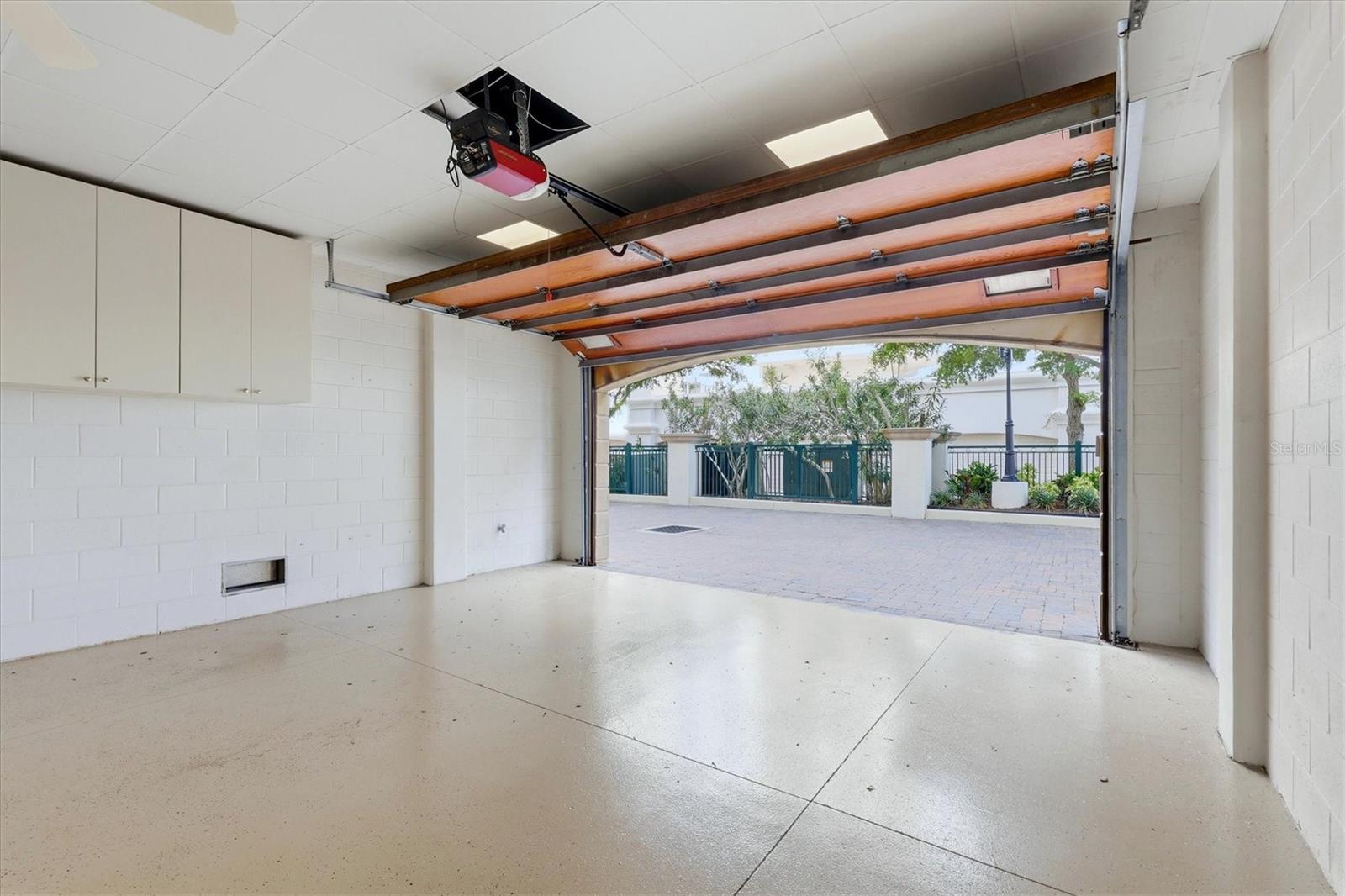 A4703976 Property Photo