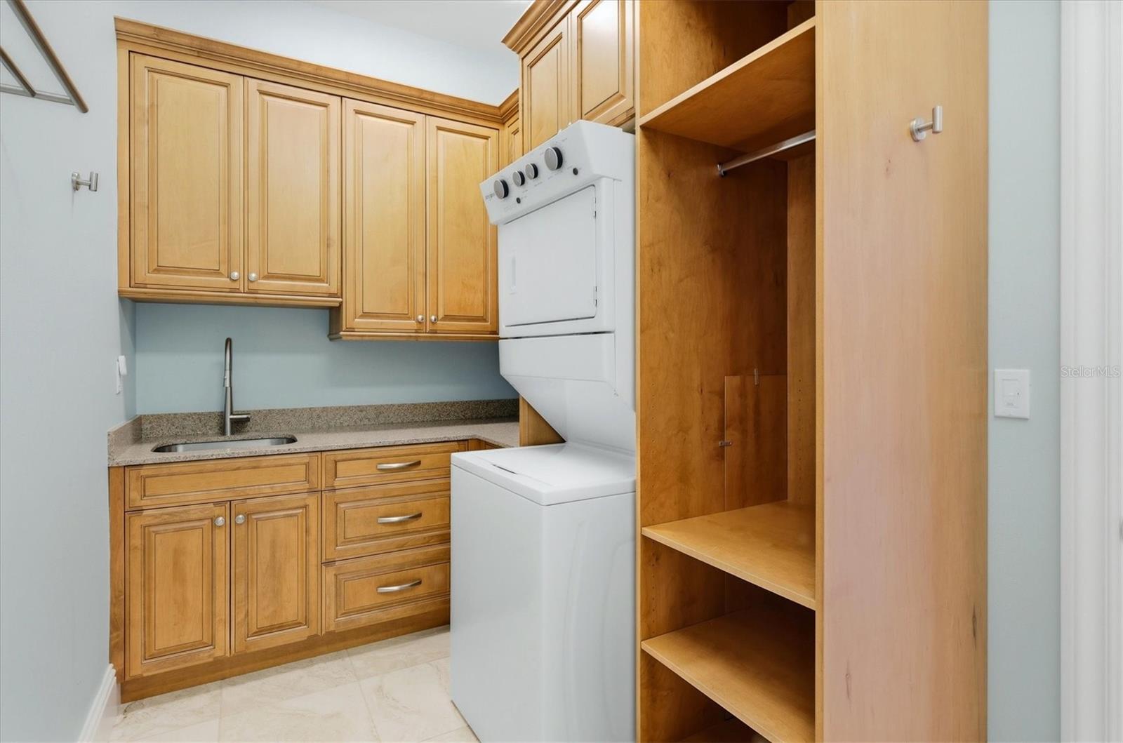 A4703976 Property Photo