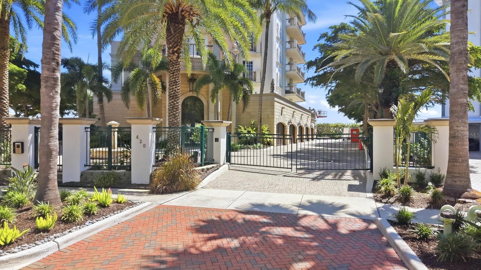 A4703976 Property Photo