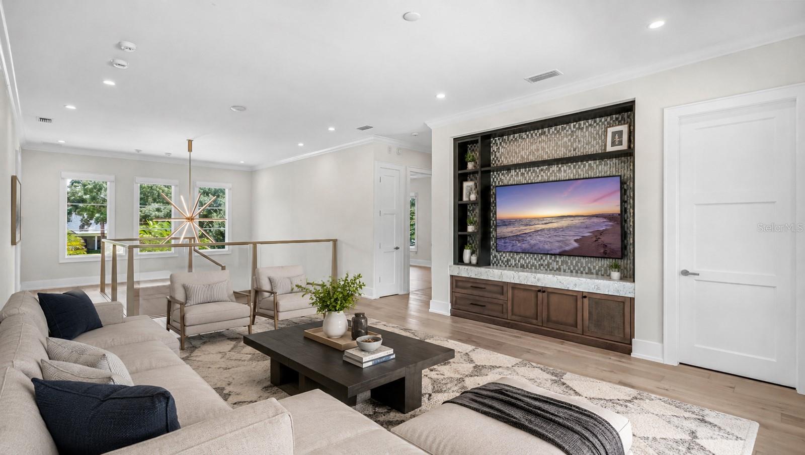O6437917 Property Photo