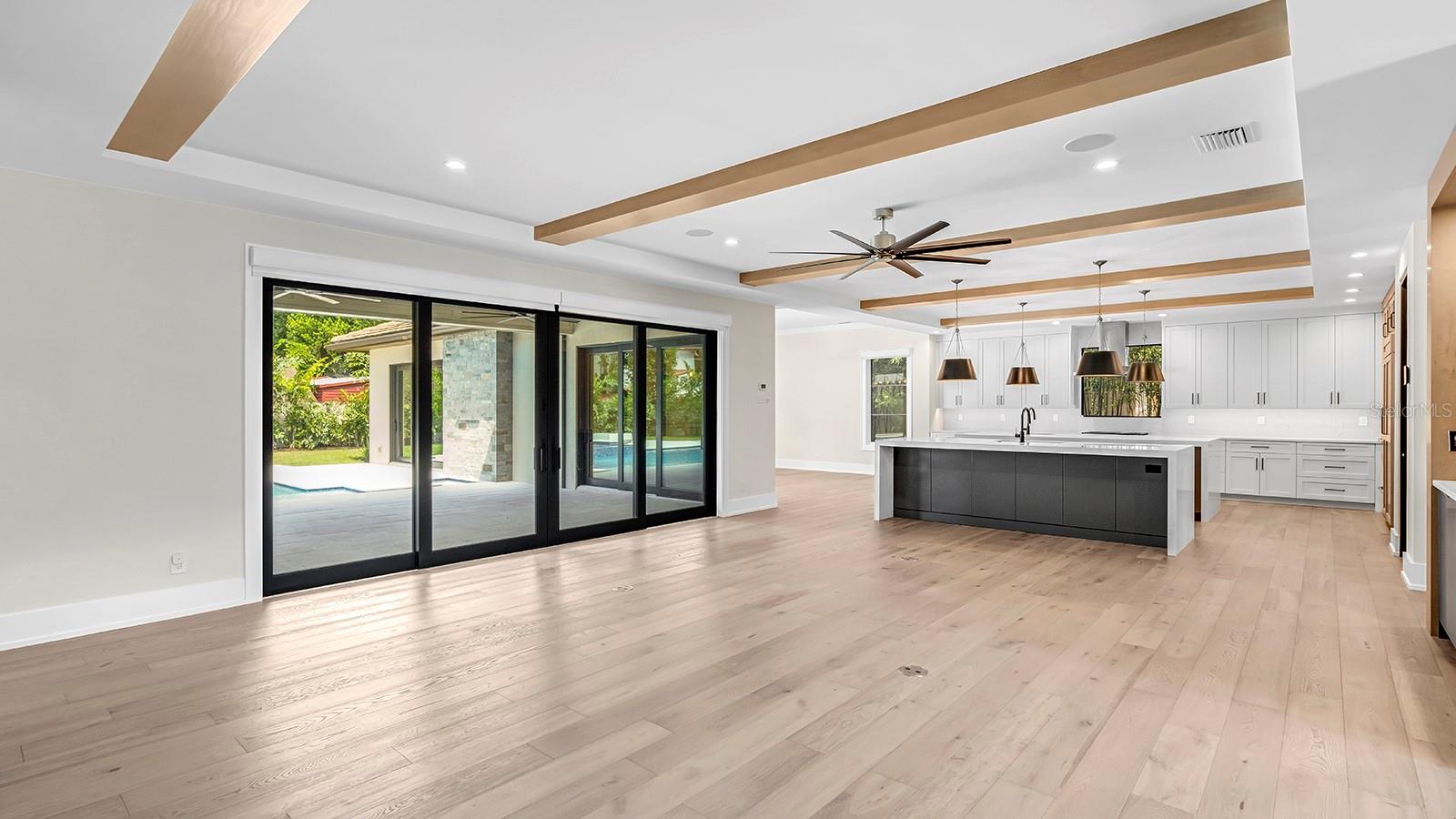 O6437917 Property Photo