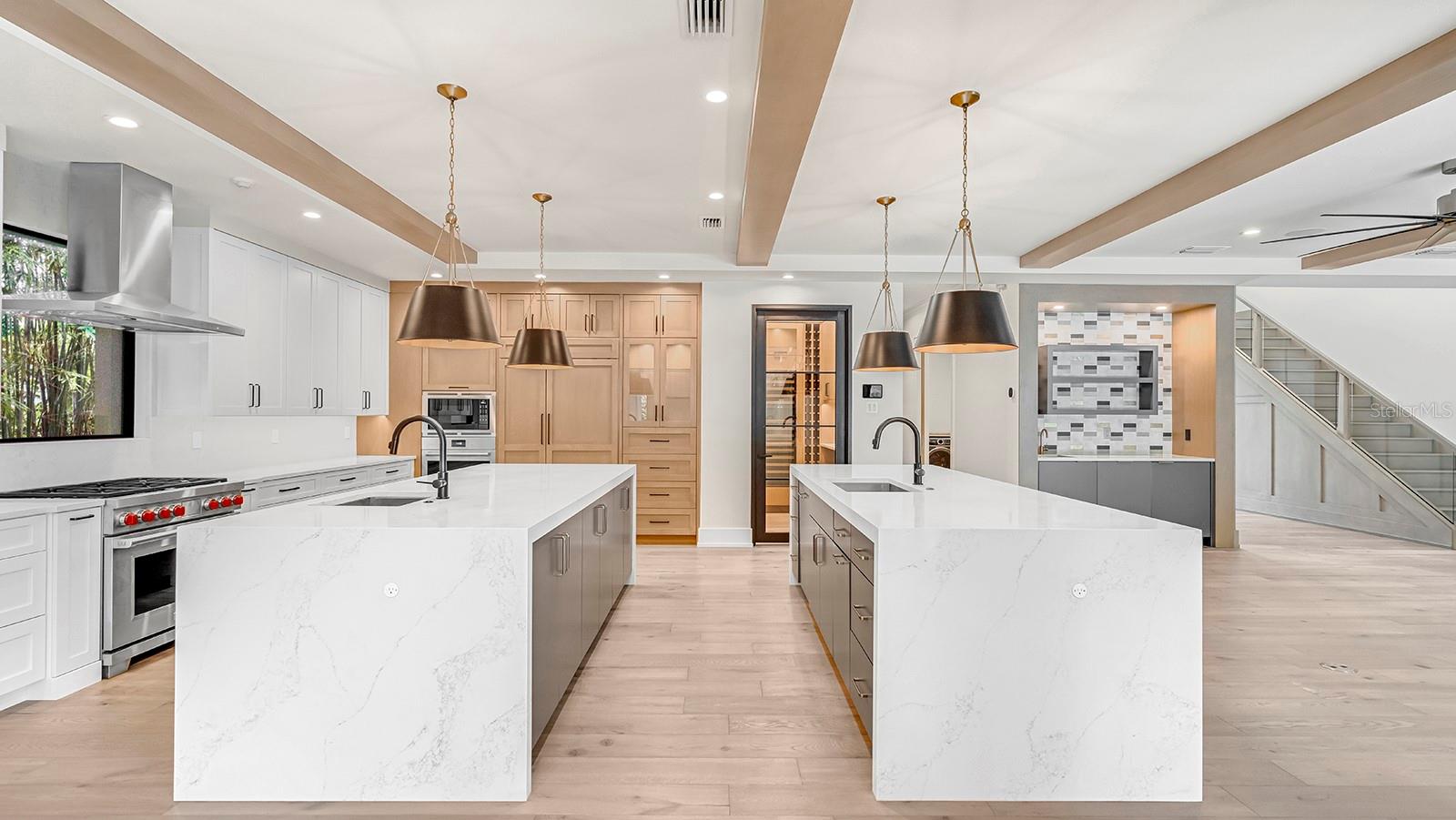 O6437917 Property Photo