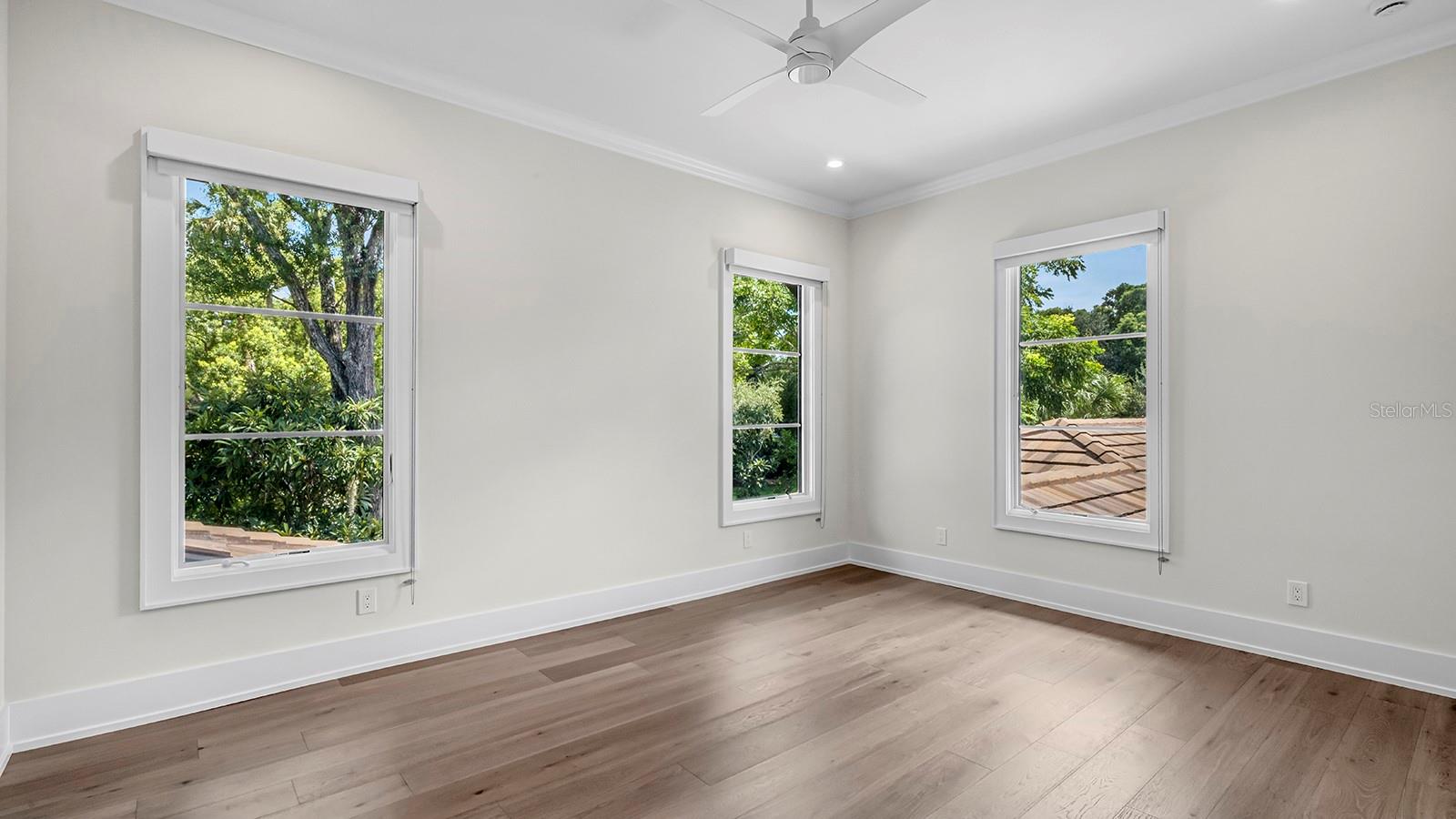 O6437917 Property Photo