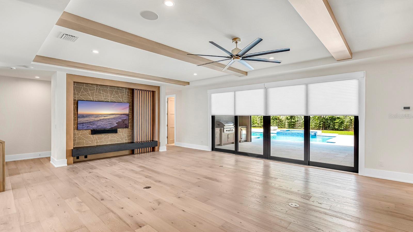 O6437917 Property Photo