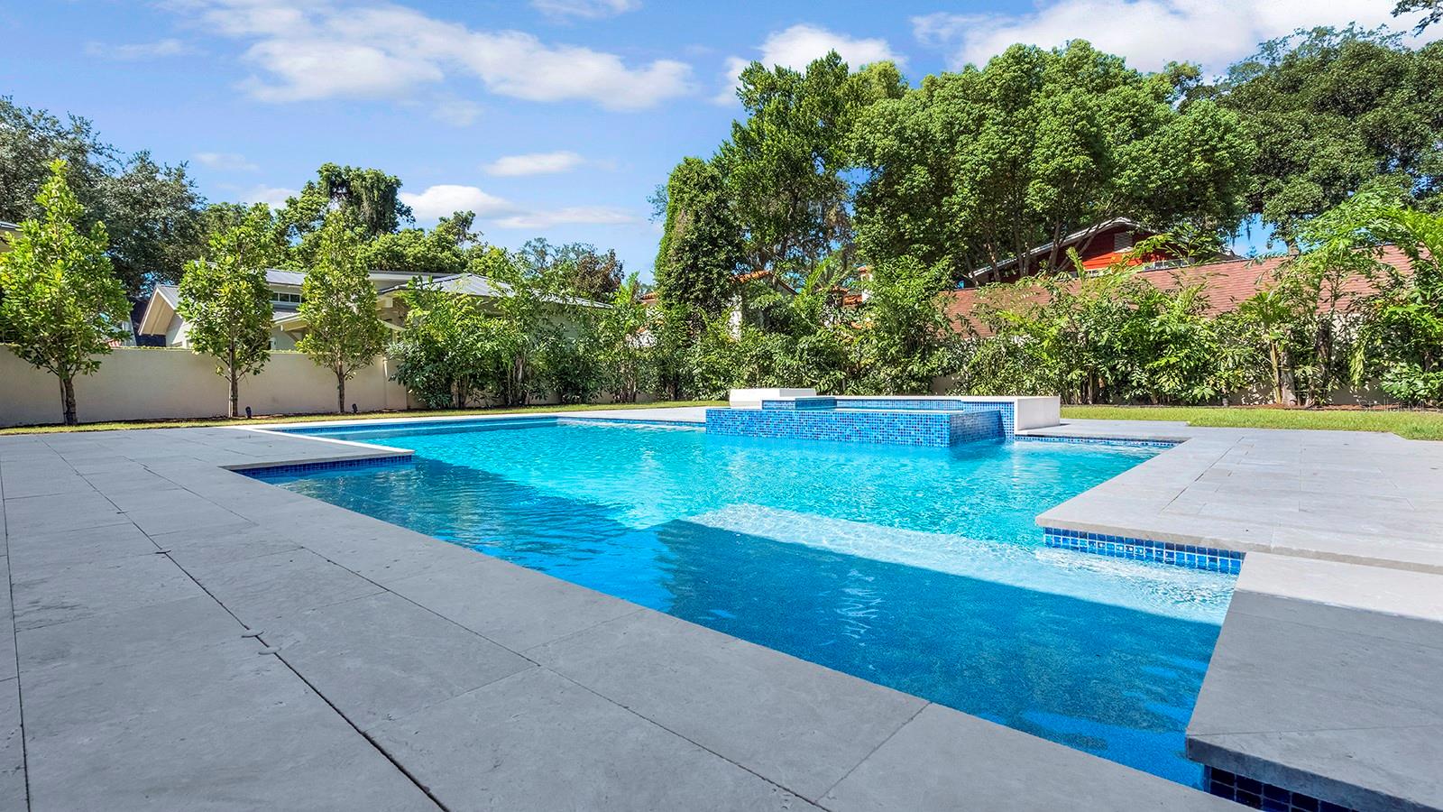 O6437917 Property Photo