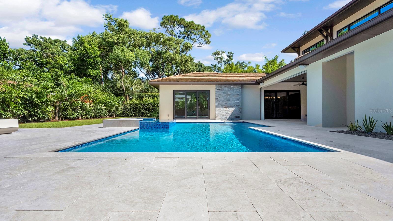 O6437917 Property Photo