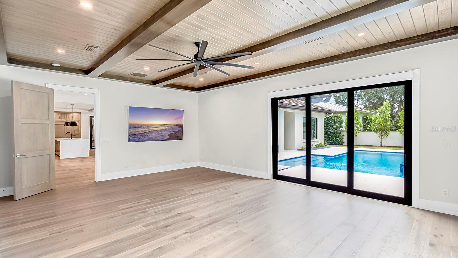 O6437917 Property Photo