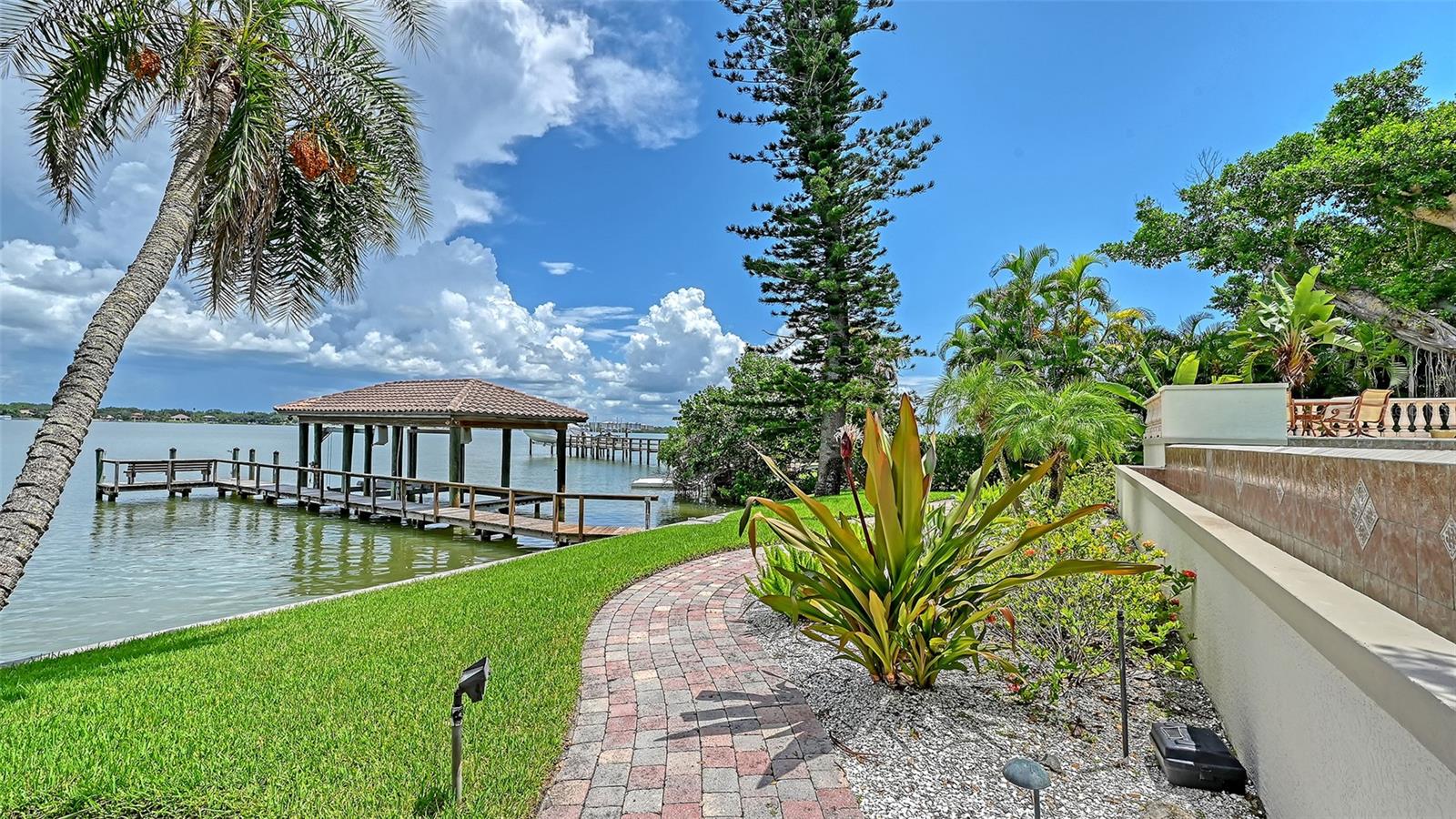 A4704643 Property Photo