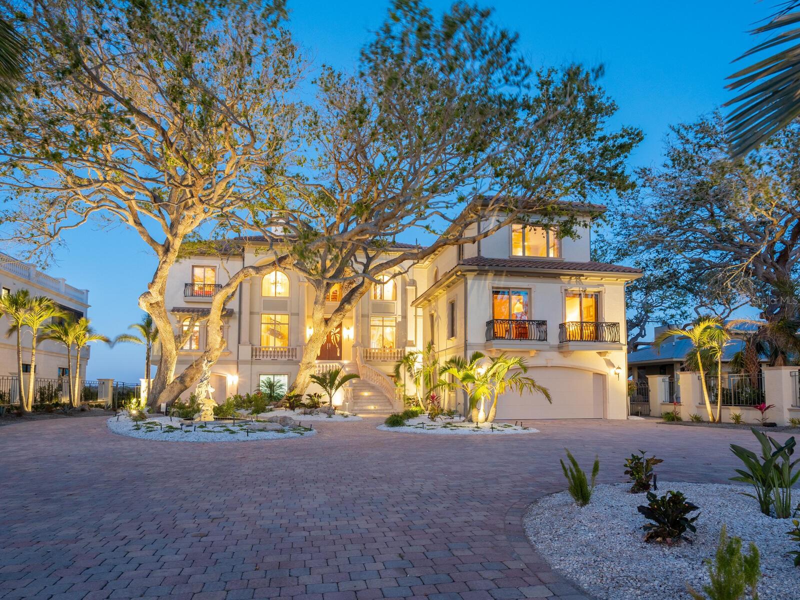 A4704643 Property Photo