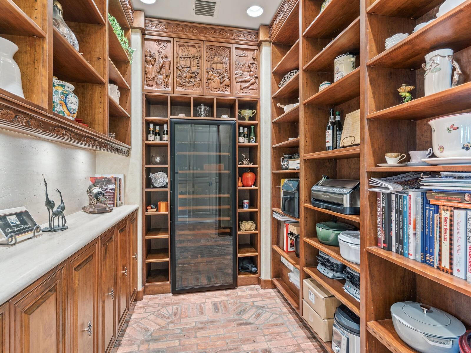 A4704643 Property Photo