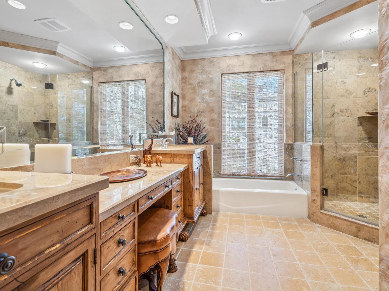 A4704643 Property Photo
