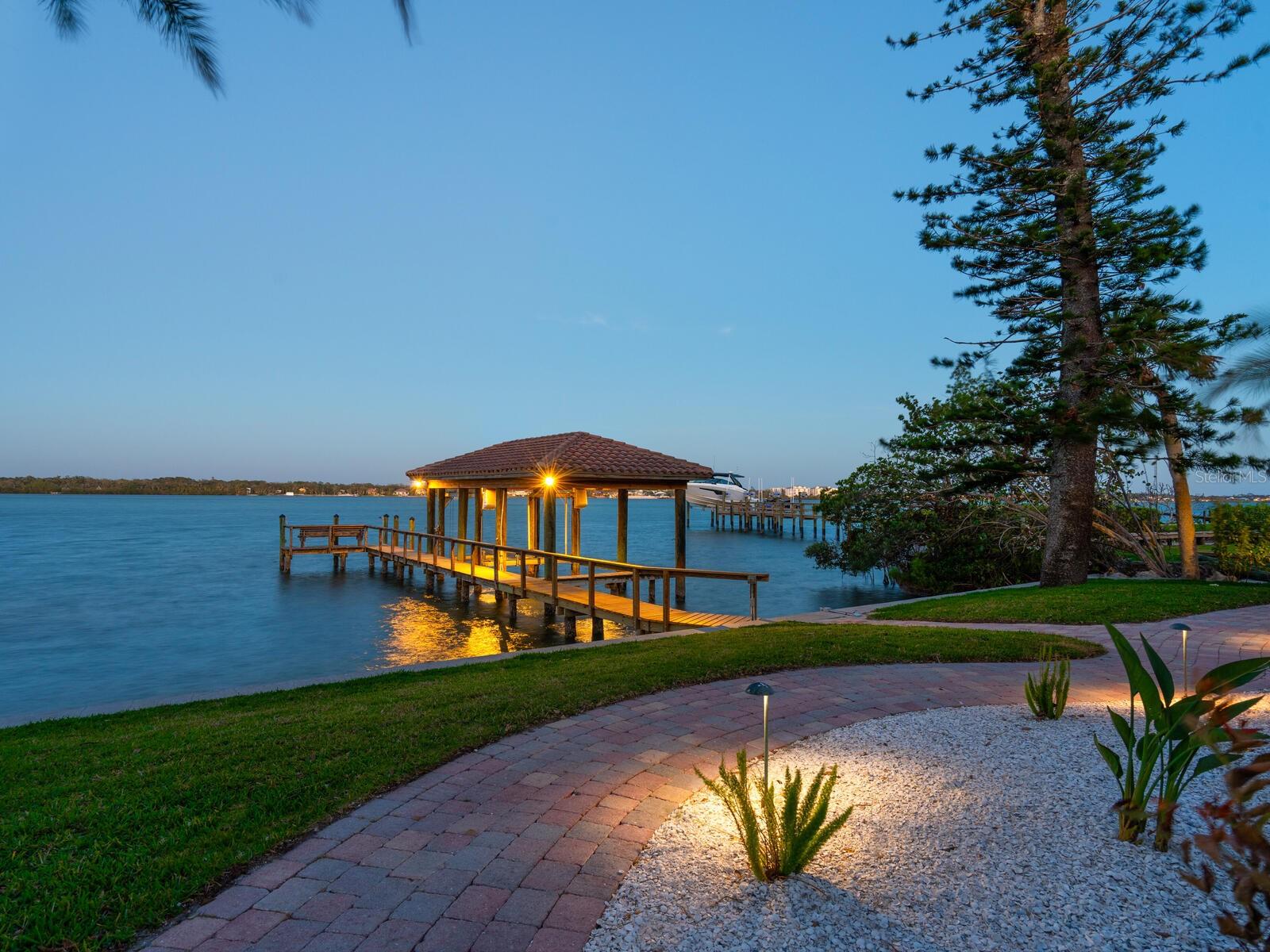 A4704643 Property Photo