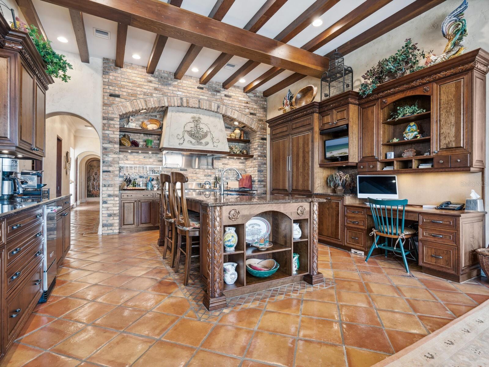 A4704643 Property Photo