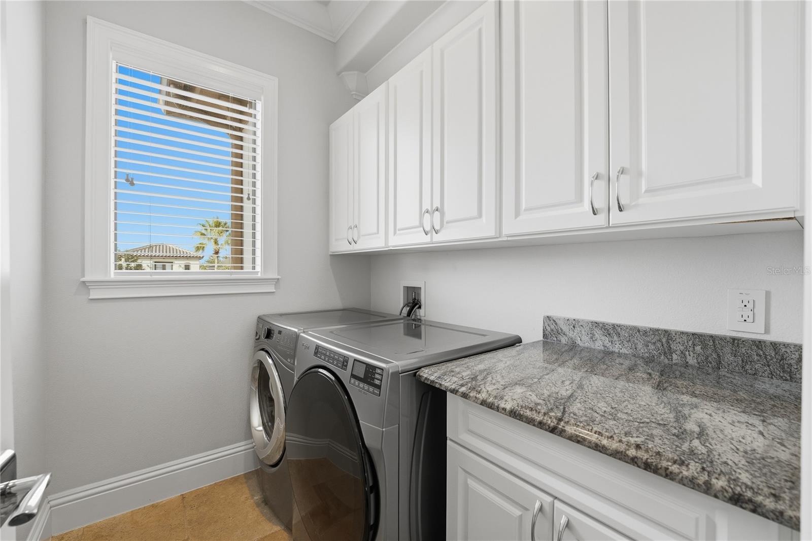 O6438655 Property Photo