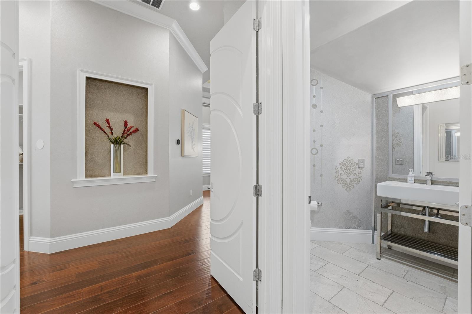 O6438655 Property Photo