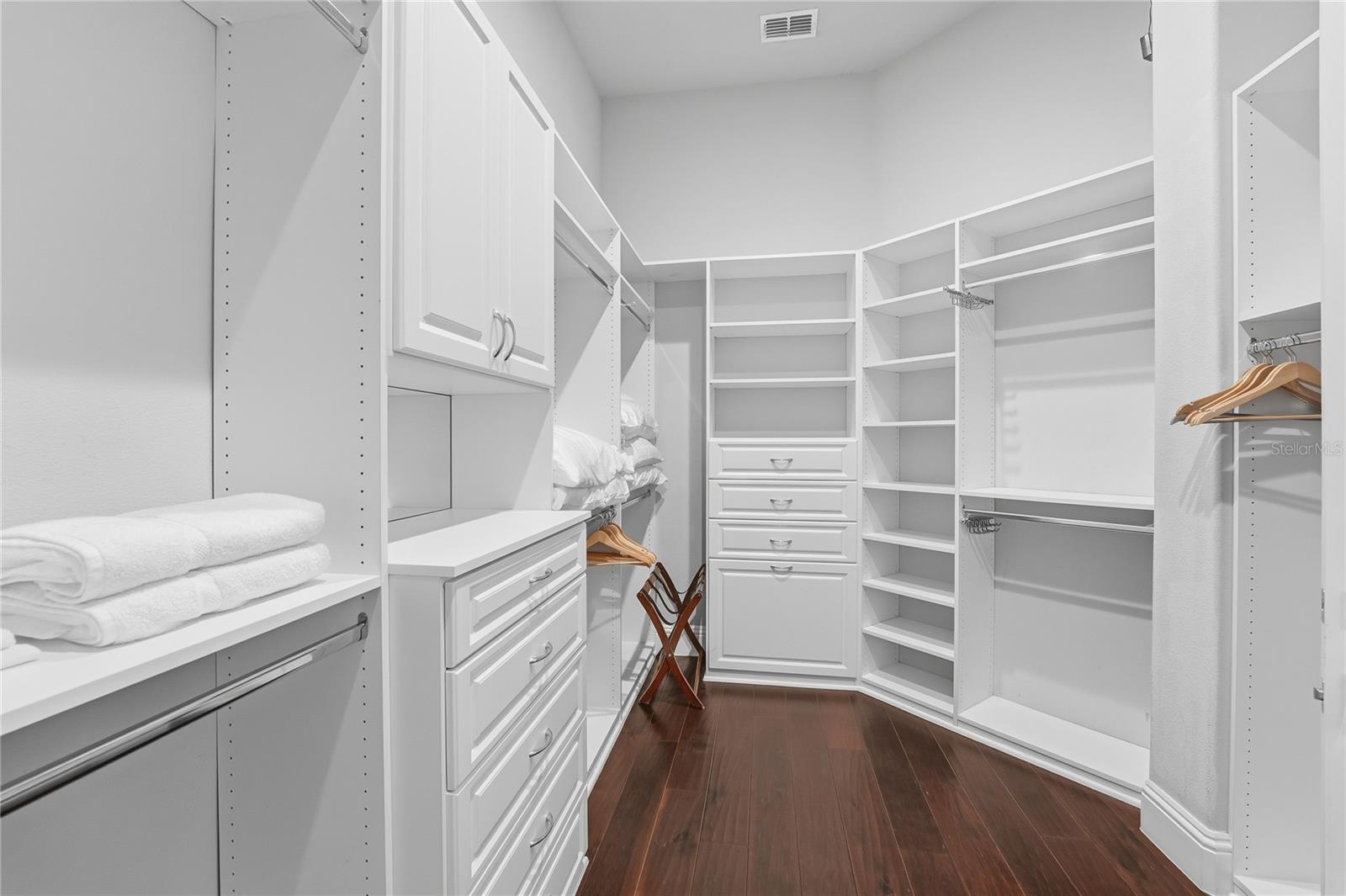 O6438655 Property Photo