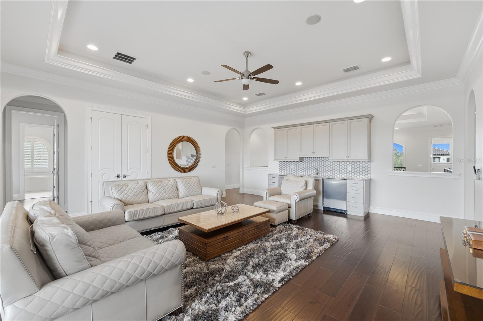 O6438655 Property Photo