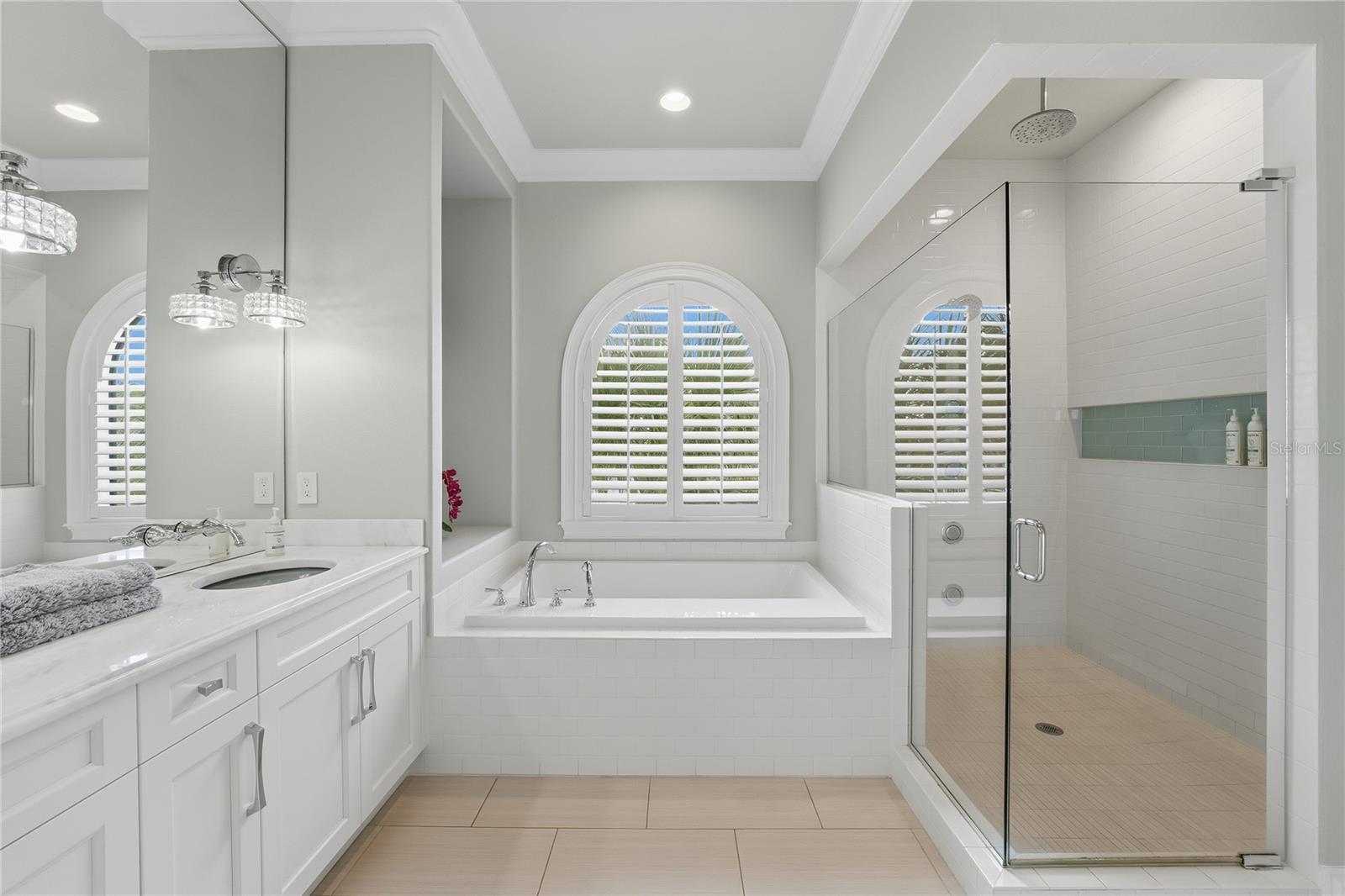 O6438655 Property Photo