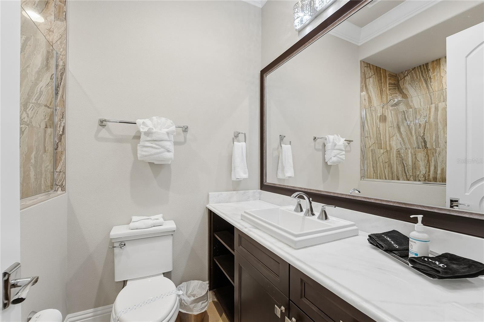 O6438655 Property Photo