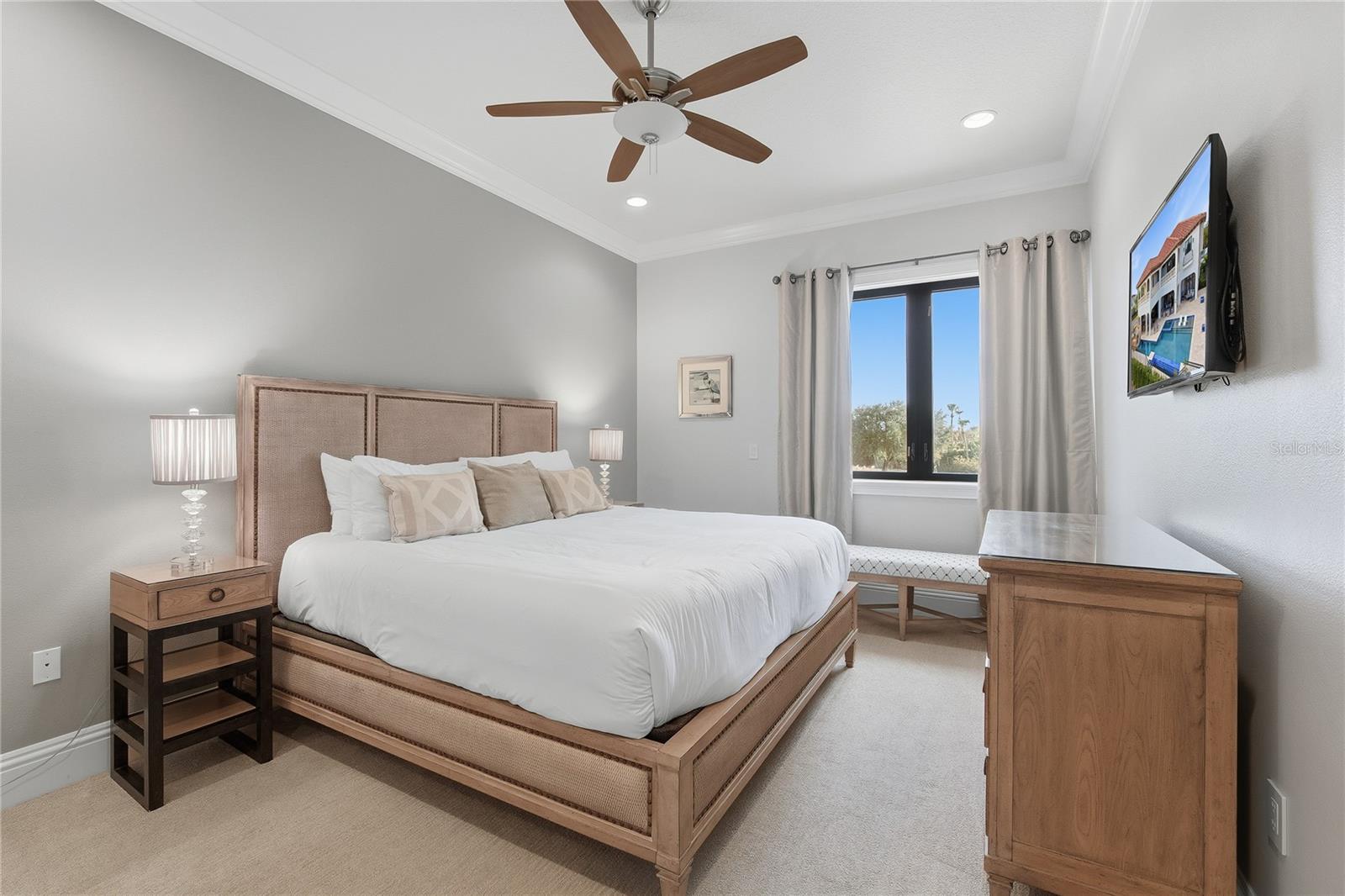 O6438655 Property Photo
