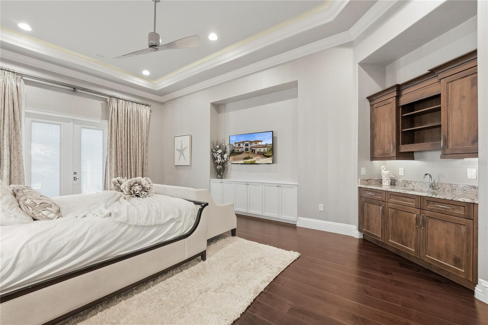 O6438655 Property Photo
