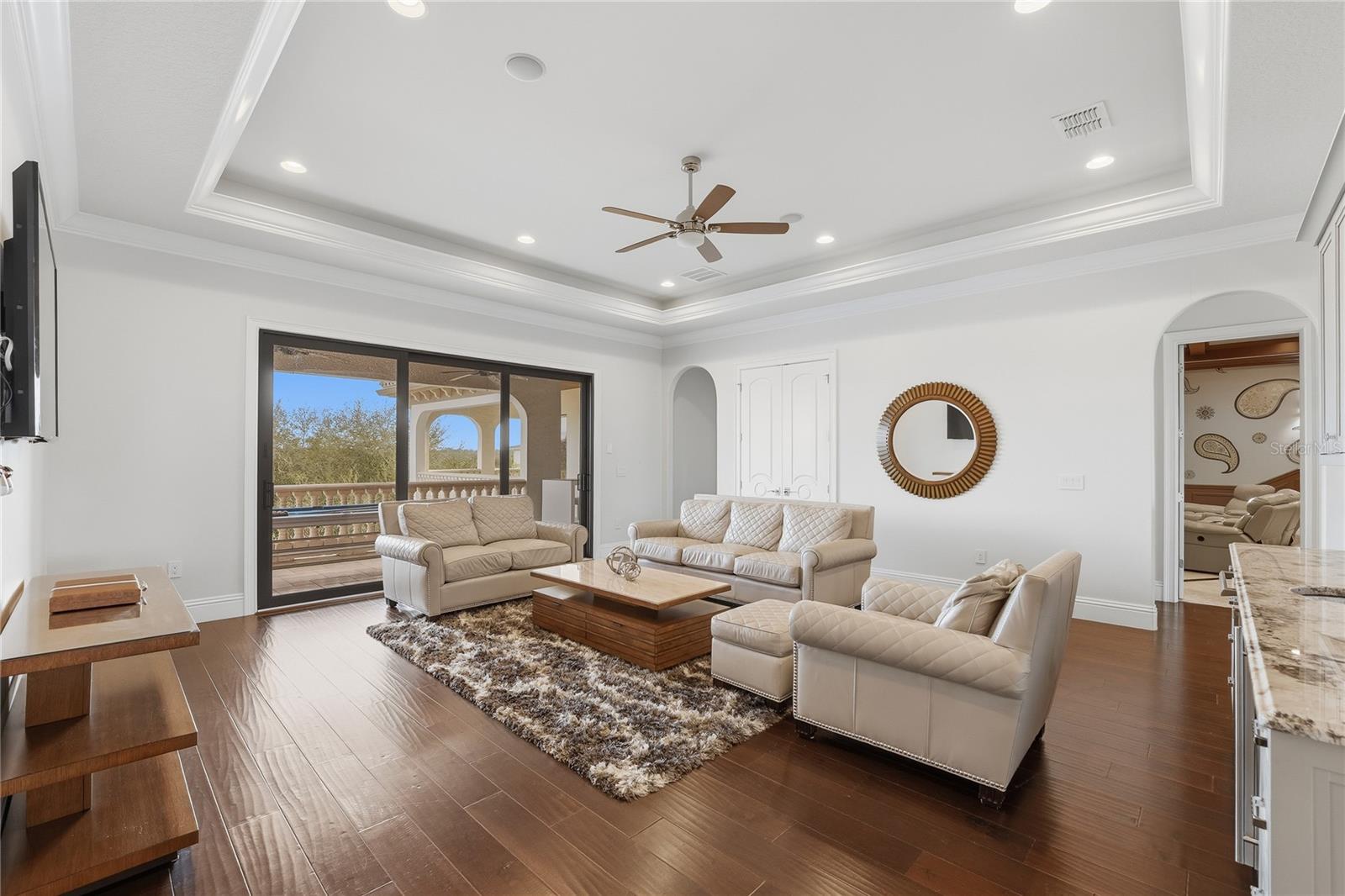 O6438655 Property Photo
