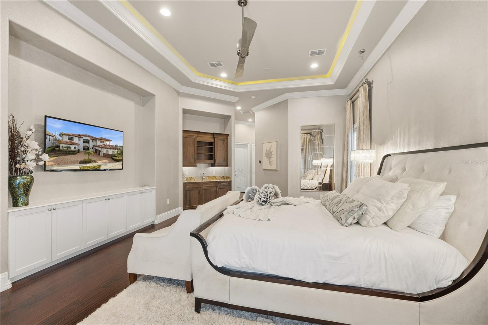 O6438655 Property Photo