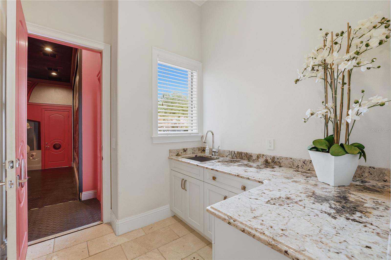 O6438655 Property Photo