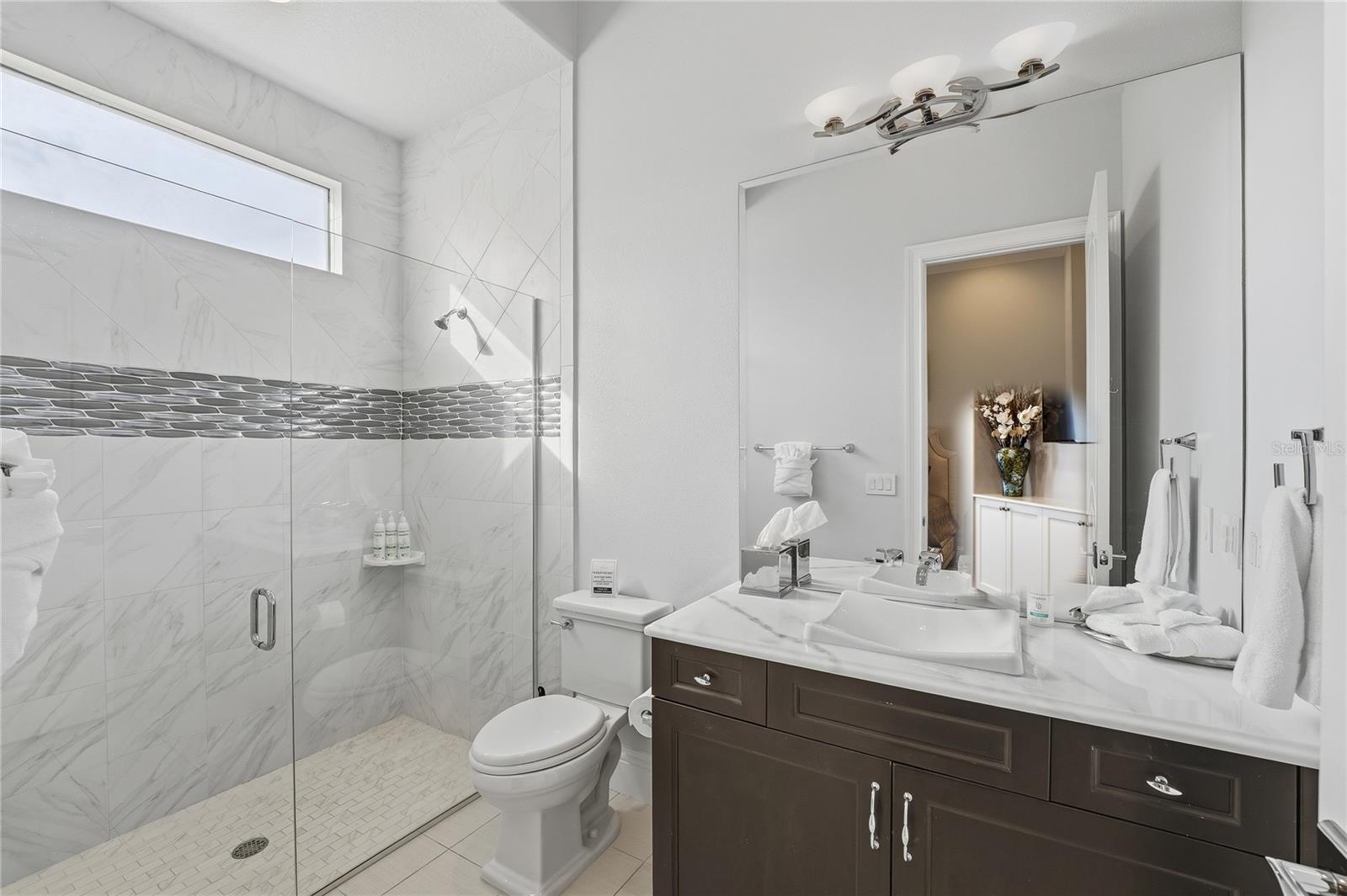 O6438655 Property Photo