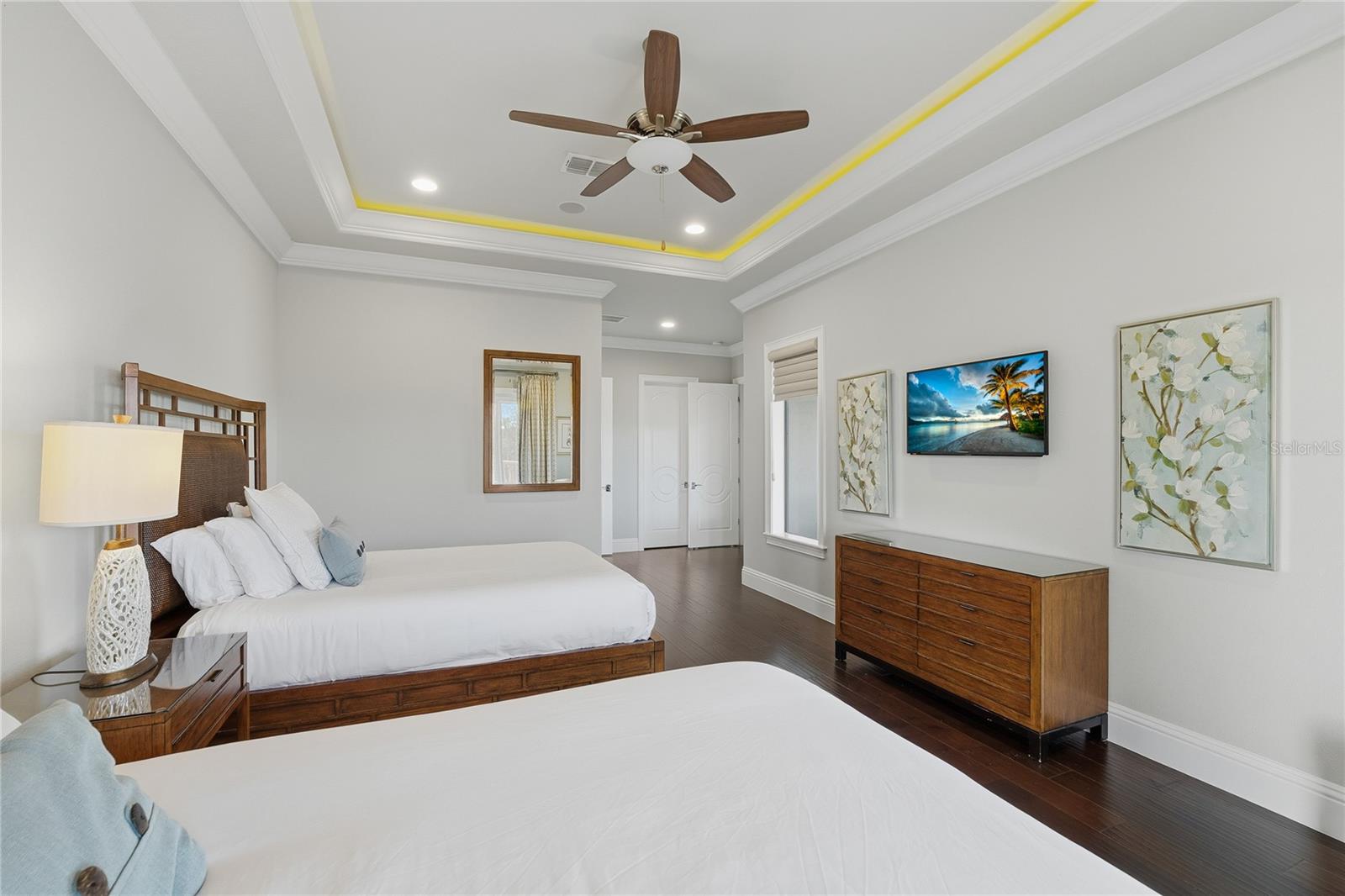O6438655 Property Photo